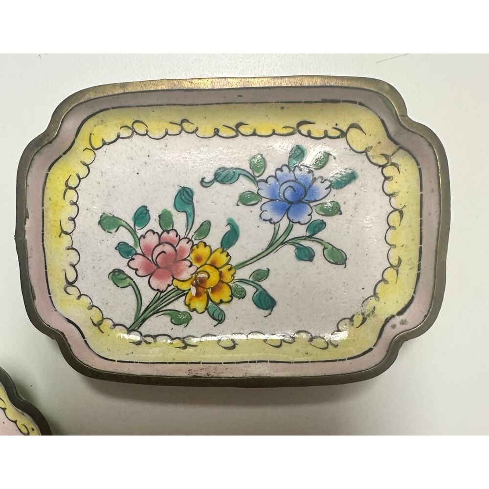 Charming Vintage Chinese Canton Enamel  Copper Miniature Trinket/Salt Dishes Set - Picture 4 of 9